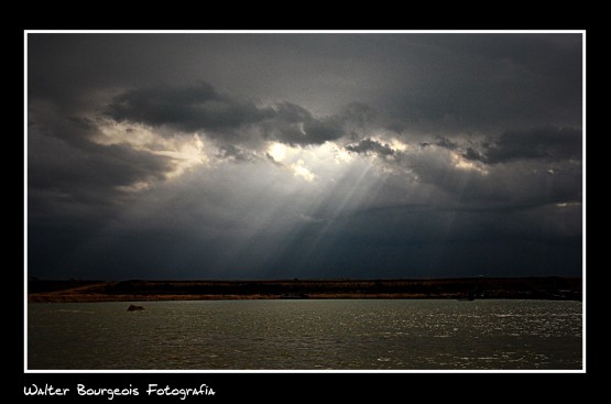 Foto 1/Tormenta en el ro...