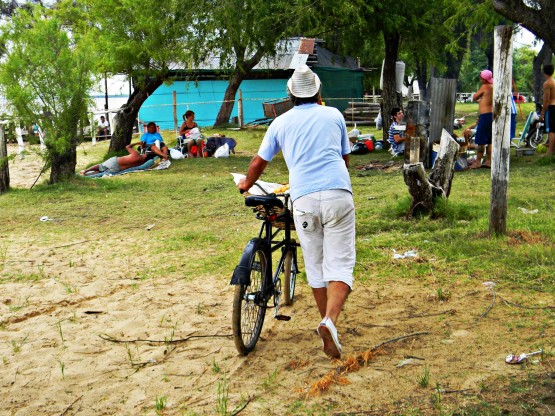 Foto 2/domingo en banco pelay