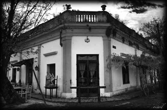 Foto 1/Esquinitas de un pueblo en silencio. Carlos Keen