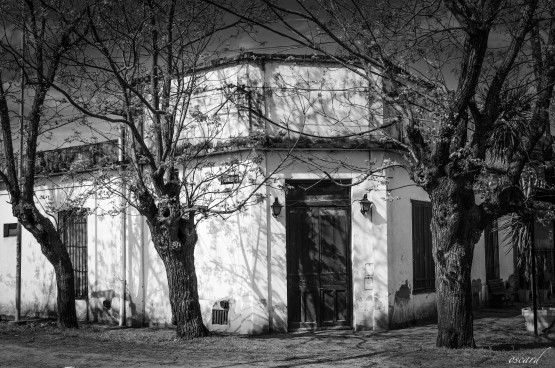 Foto 2/Esquinitas de un pueblo en silencio. Carlos Keen