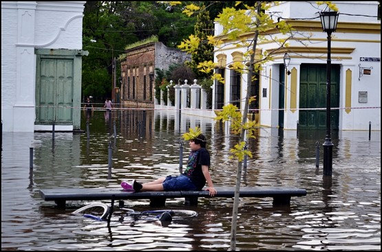 Foto 5/Jugando con la inundacion