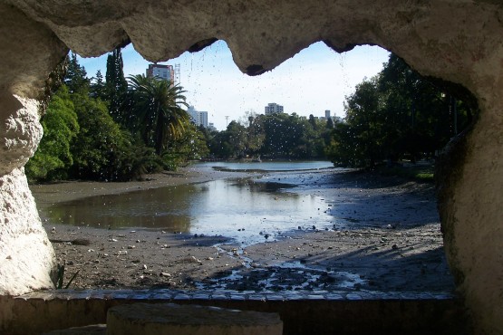 Foto 4/Dos extremos del lago del bosque