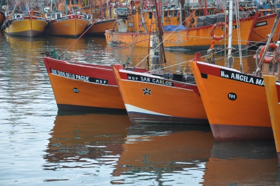 Foto 1/barcos de pesca argentinos. . .