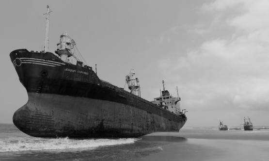 Foto 3/Cementerio de barcos de Angola