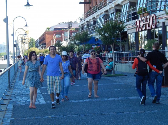 Foto 1/La gente en Puerto Madero