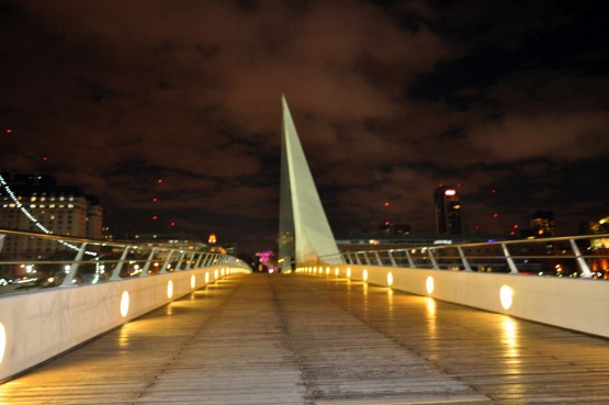 Foto 2/Puente de la Mujer de Noche