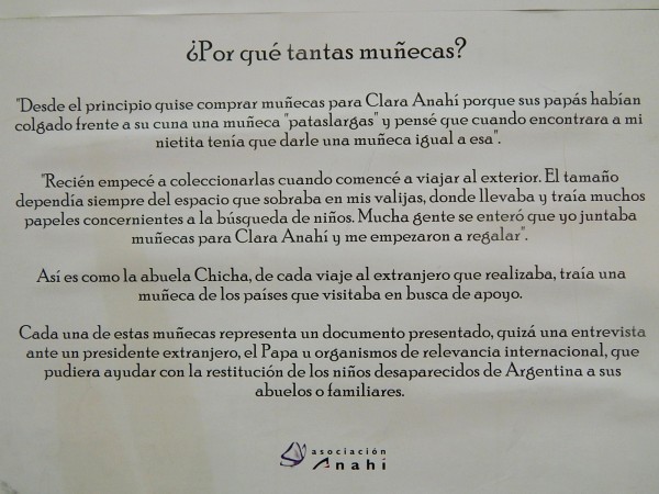 Foto 1/Las muecas que esperaron a Clara Anah.