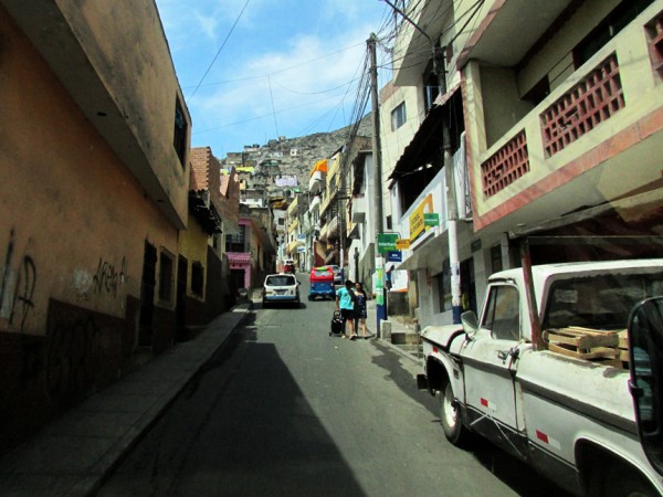 Foto 3/trepando al cerro san cristobal - lima-per