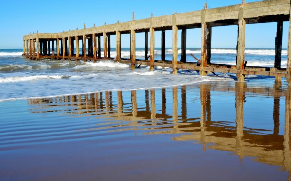 Foto 2/viejo muelle abandonado