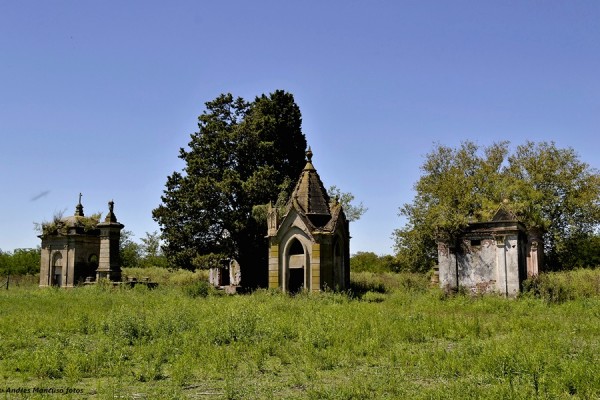 Foto 1/El Viejo Cementerio