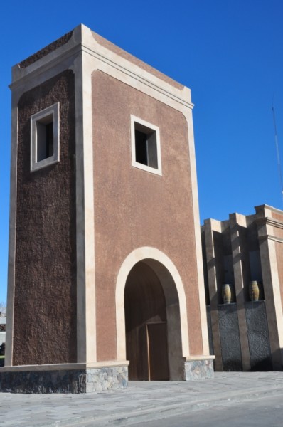 Foto 1/los arcos arquitectonicos de la bodega Los Toneles