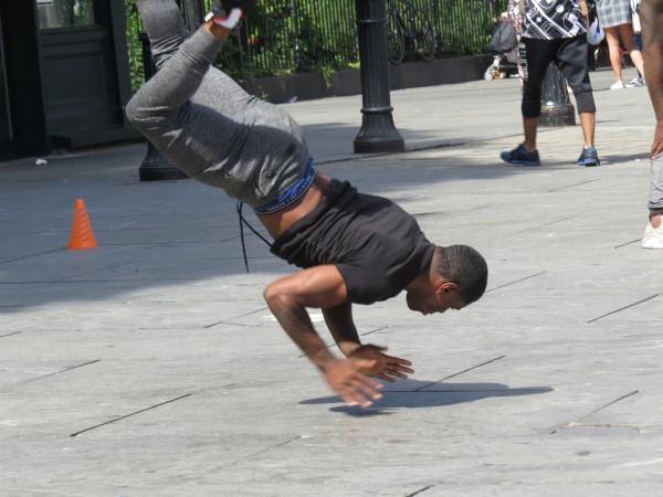 Foto 3/` Bailando en la plaza`