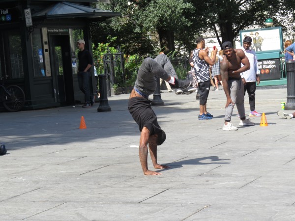 Foto 4/` Bailando en la plaza`