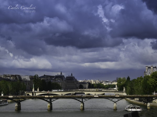 Foto 1/Bajo el cielo de Paris