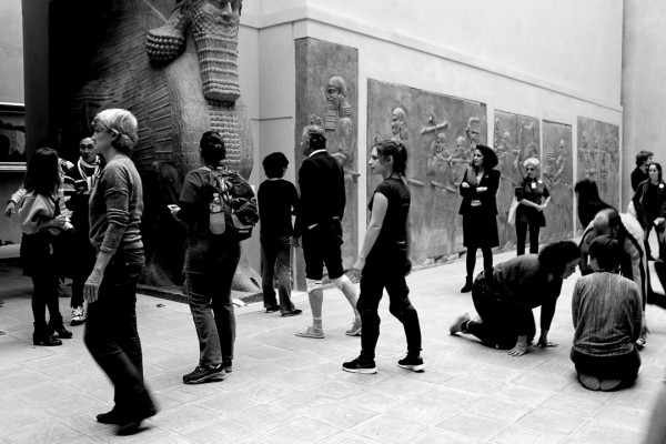 Foto 1/Intervencin en el Louvre