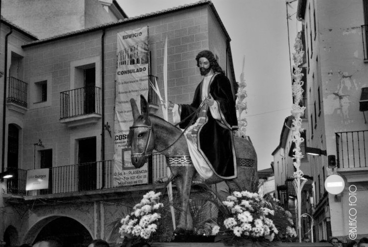 Foto 3/Procesin Magna, Plasencia, en monocromo