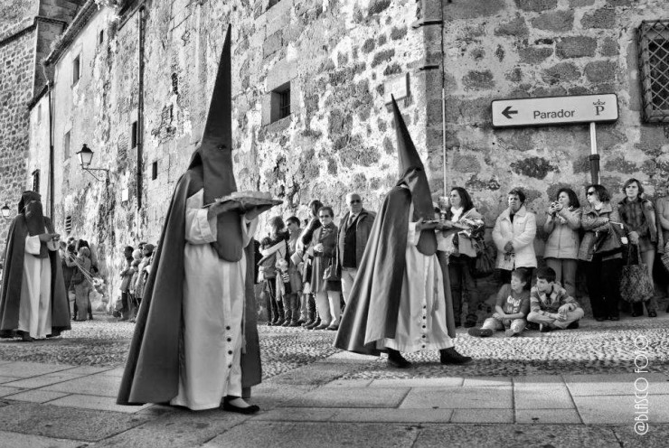 Foto 4/Procesin Magna, Plasencia, en monocromo