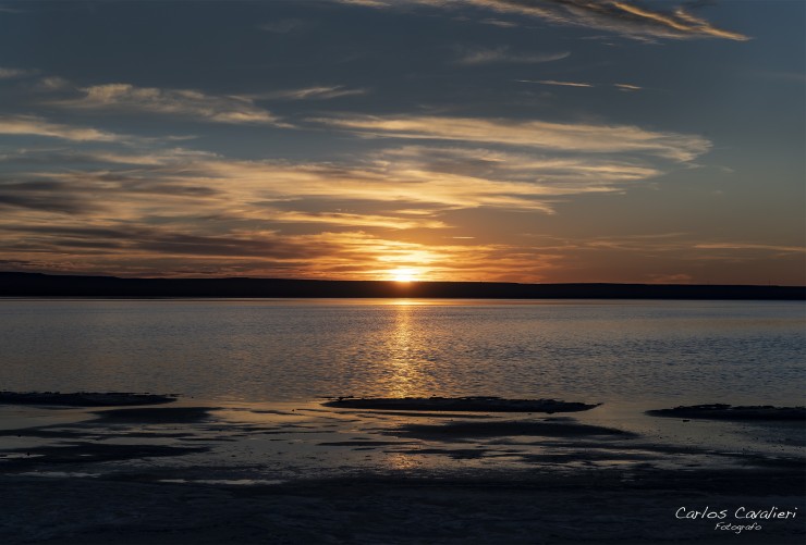 Foto 4/El anochecer en el Salar...