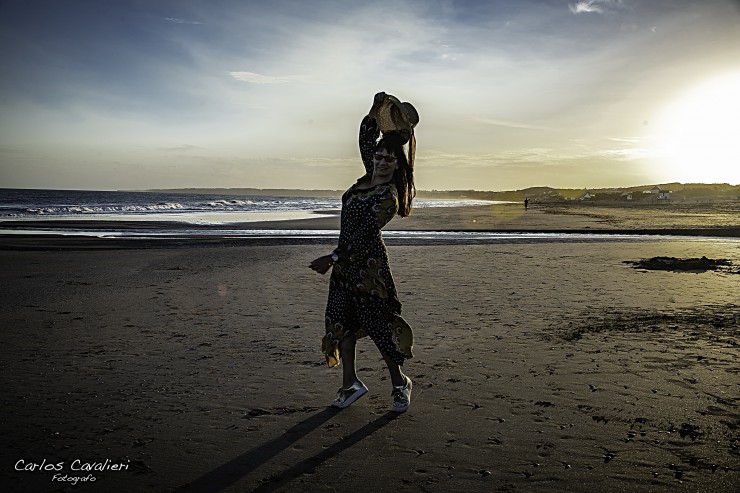 Foto 1/Danzando en la playa...