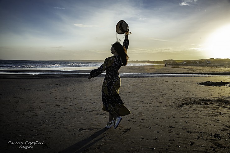 Foto 3/Danzando en la playa...