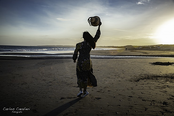 Foto 4/Danzando en la playa...