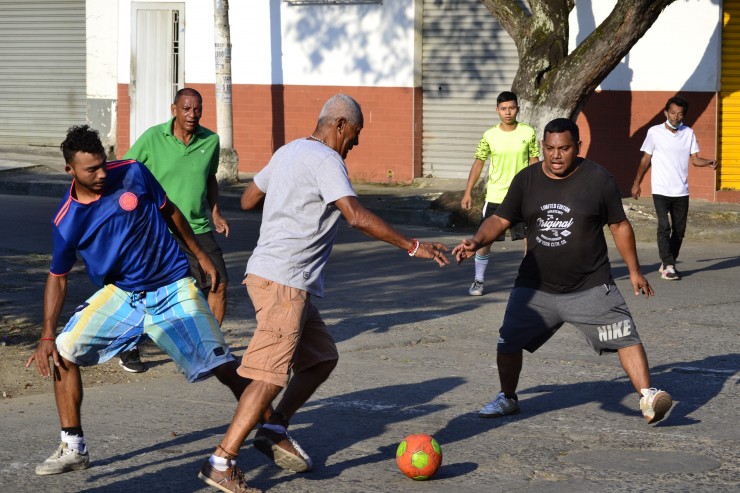 Foto 3/futbol callejero