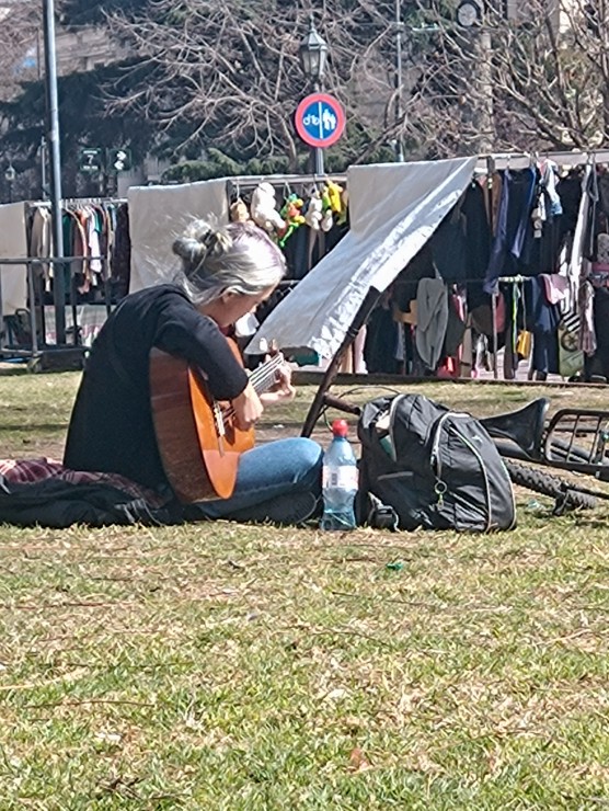 Foto 2/Notas musicales en la plaza