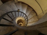 atractivo de las escaleras caracol