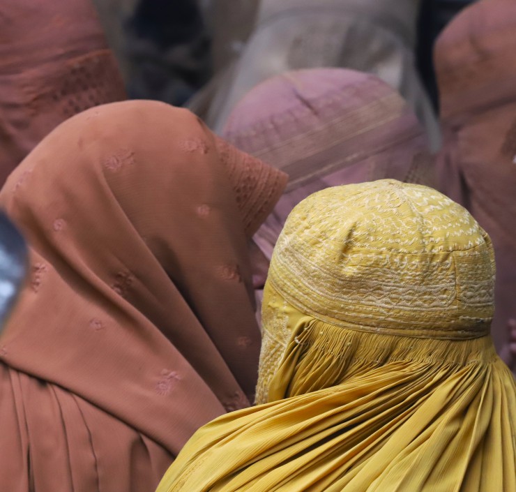Foto 3/mujeres en burka
