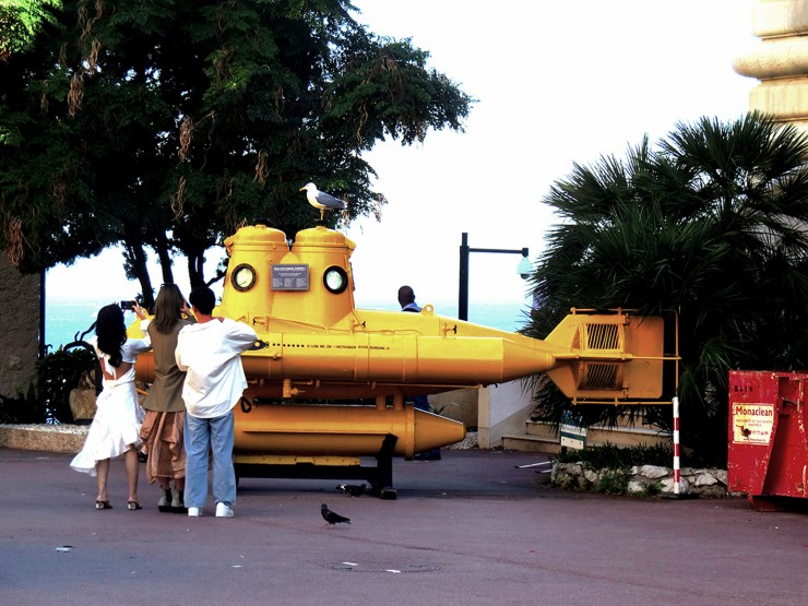 Foto 1/El submarino amarillo y la gaviota