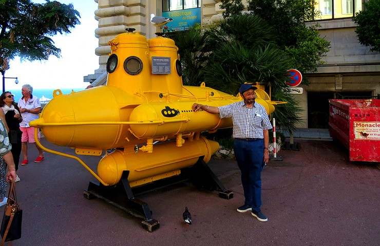 Foto 2/El submarino amarillo y la gaviota