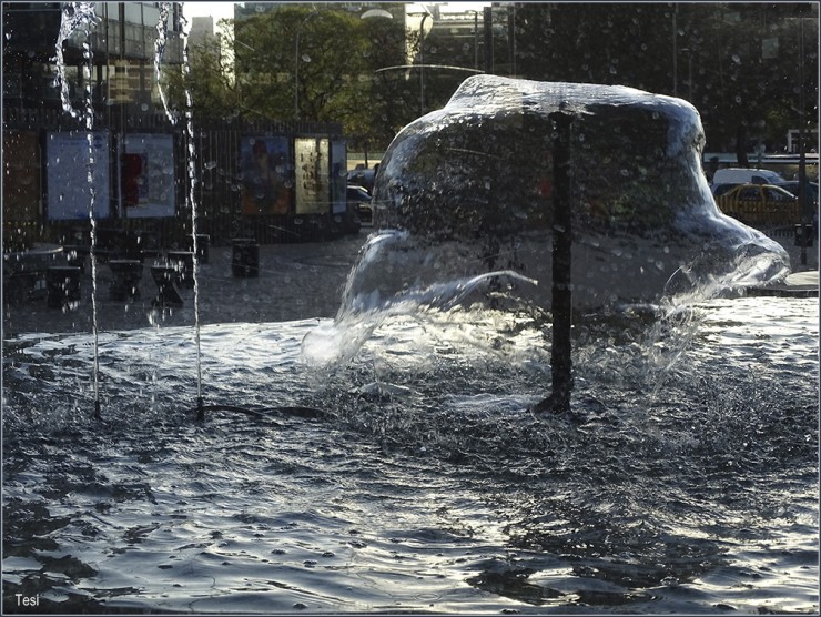 Foto 2/Aguas saltarinas en la ciudad