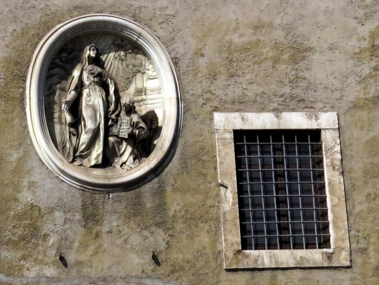Foto 3/Pequeos detalles en las paredes de Roma