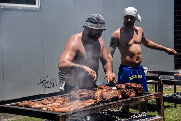 Foto 1/Aplauso para el Asador