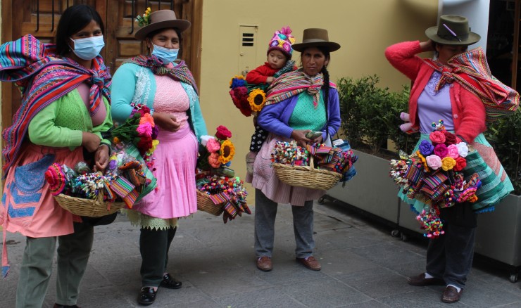 Foto 2/vendedoras ambulantes de Lima