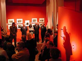 Acto de apertura de la muestra de Chambi, con una ambientación excelente.