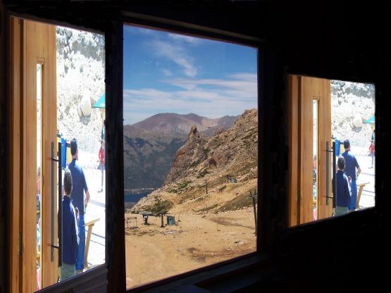 "ventana y reflejo" de Roberto Bernabitti