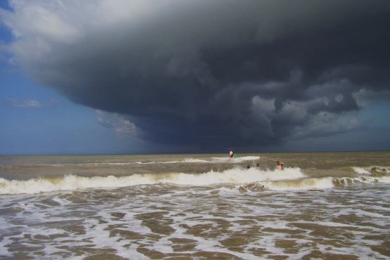 FotoRevista / Convocatoria / tormenta de verano de Marcela Falcoff