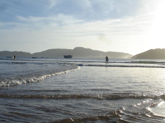 FotoRevista / Convocatoria / Olas que vienen, se cruzan y van... de Nora Grassi