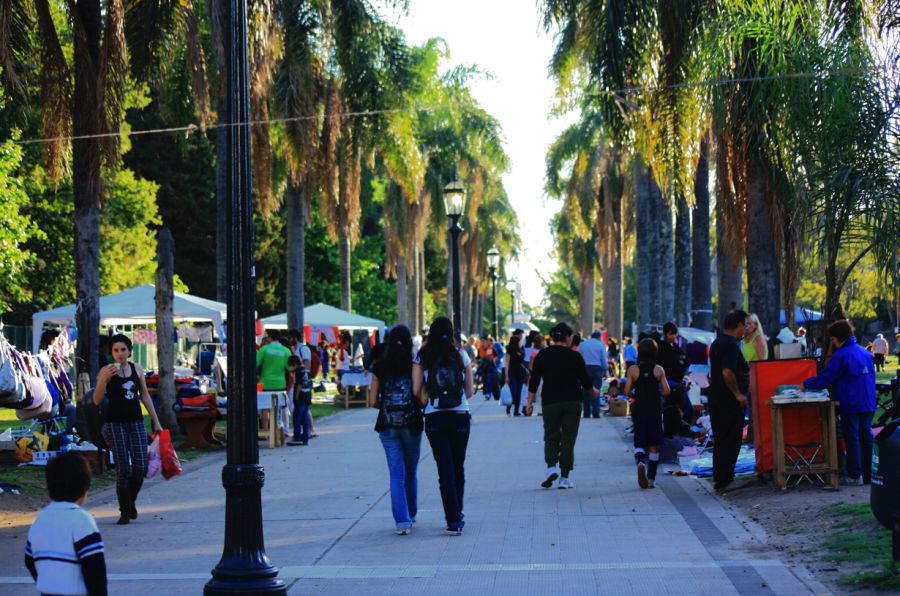 FotoRevista / Convocatoria / Feria en el Parque Saavedra- La PLata de Carmen Nievas