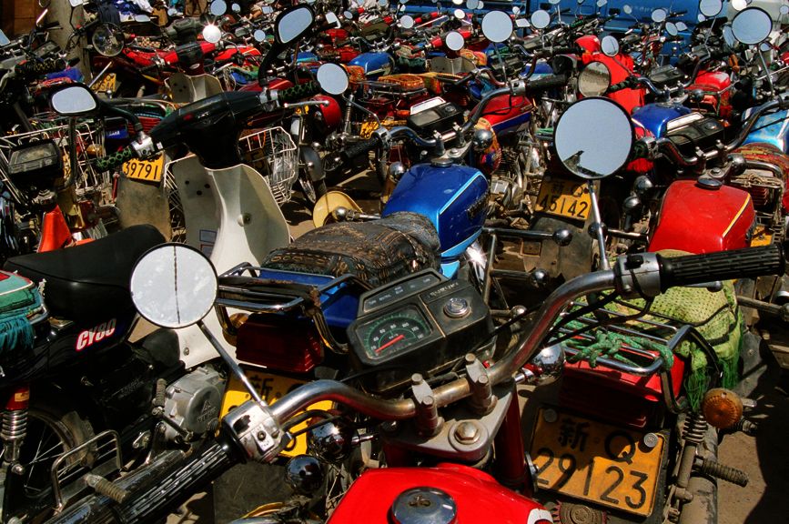 FotoRevista / Convocatoria / Motos en el Mercado dominical de Kashgar de Conchi Martnez