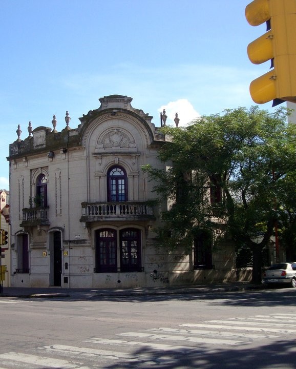 "Antigua Bahia Blanca" de Virginia Drazer