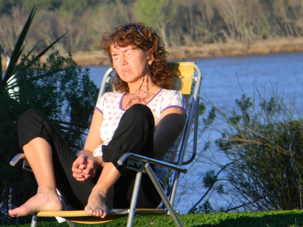 FotoRevista / Convocatoria / MEDITANDO FENTE AL SOL de Hugo Zadunaisky