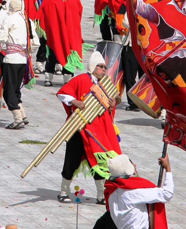 "Capital folklrica:Puno" de Vicente Hinostroza Villegas