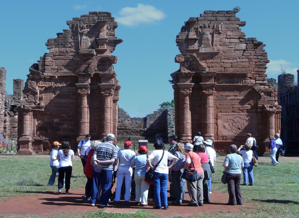 FotoRevista / Convocatoria / Miniturismo Cultural en Ruinas de San Ignacio de Roberto Dunayevich