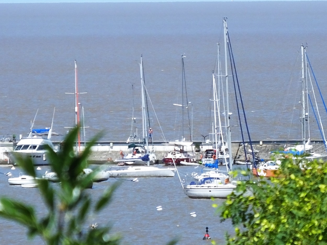 FotoRevista / Convocatoria / Puerto de yates Colonia del Sacramento de Juan Fco. Fernndez