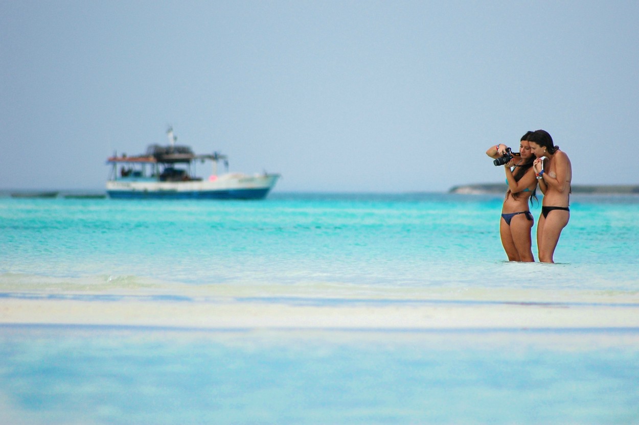 FotoRevista / Convocatoria / Flota cubana de pesca de Beto Pirotte