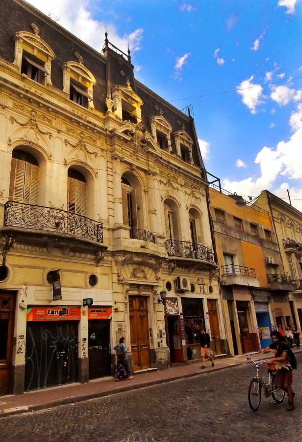 FotoRevista / Convocatoria / Calles llenas de historia de Nadia Preidun Menendez