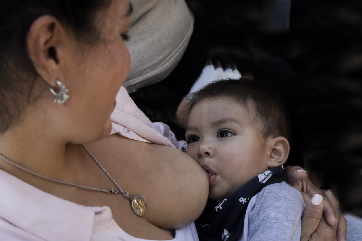FotoRevista / Convocatoria / Leche materna, bebe feliz de Rubn Alejandro Yonzo