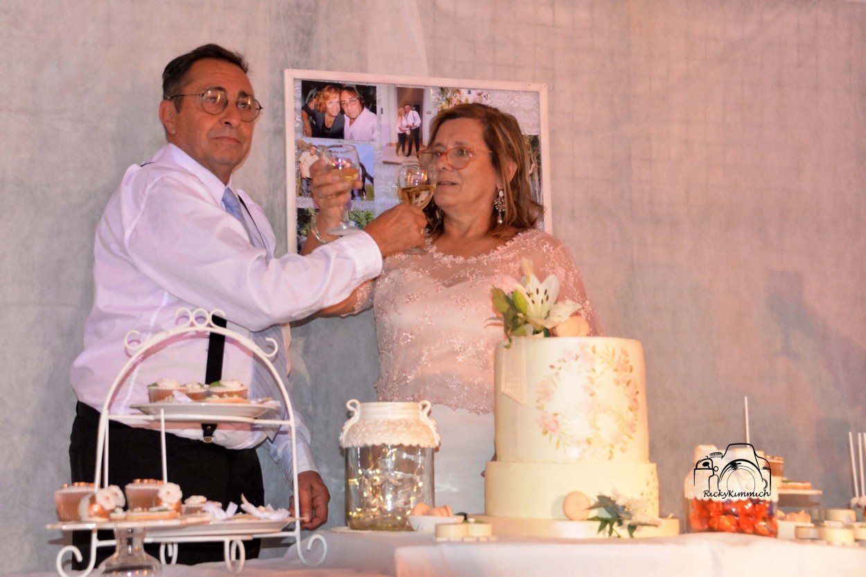 FotoRevista / Convocatoria / Dulce y Amargo .. en el Casamiento de Kotata de Ricky Kimmich